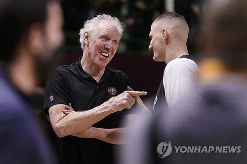 빌 월턴과 니콜라 요키치