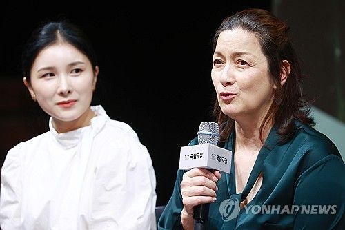 질문에 답하는 박칼린