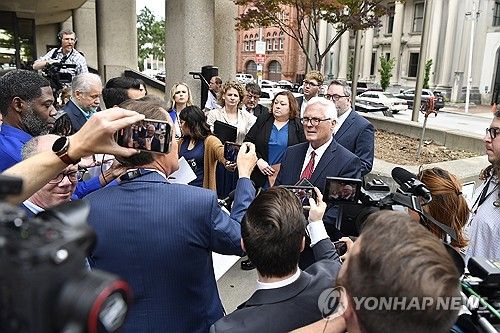 셰플러의 무혐의를 발표하는 검찰 