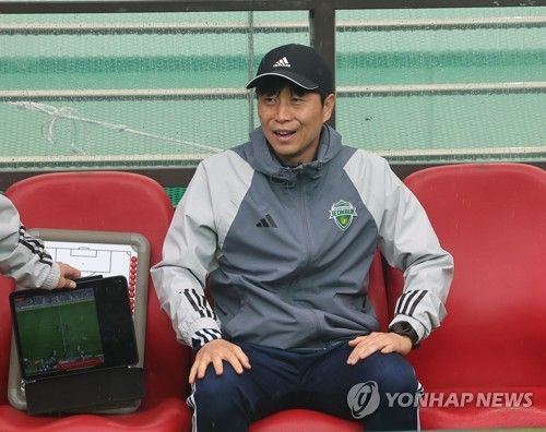 전북 감독대행에 김두현 수석코치