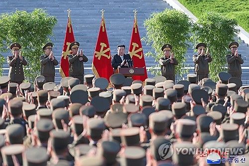 김정은, 군사정찰위성 2호기 발사 실패 다음날 국방과학원서 연설