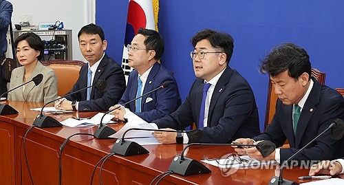 발언하는 박찬대 원내대표