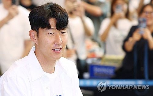 손흥민 시즌 마치고 입국