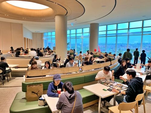 타임빌라스 수원의 푸드홀 '다이닝 애비뉴'