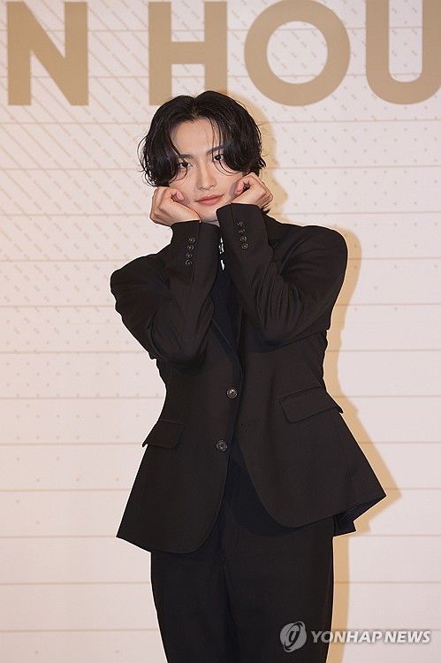 성화 '앙증맞게'