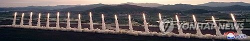 김정은, 초대형방사포 동원 '위력시위' 직접 지도