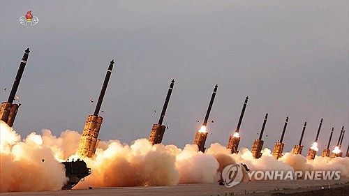 북한, 600mm 초대형 방사포 18발 일제 사격