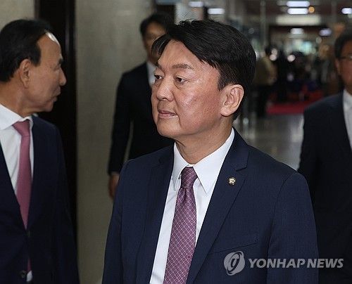 중진 간담회 참석하는 안철수 의원