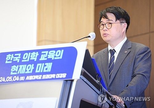 축사하는 임현택 회장