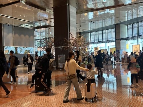 지난 1일 롯데관광개발이 운영하는 제주 드림타워 복합리조트 1층 로비 