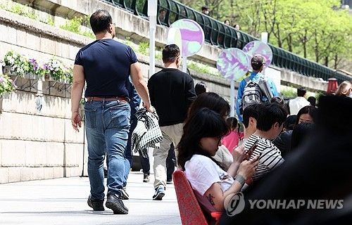 가벼워진 옷차림