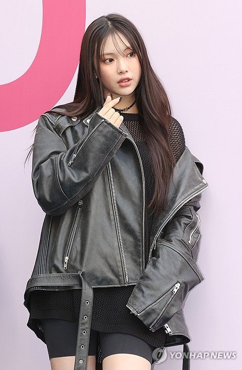 포즈 취하는 혜인