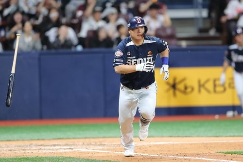 타석에서도 존재감을 보여주는 두산 포수 김기연