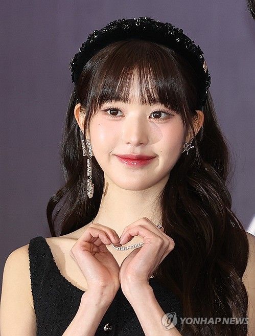 손하트 만드는 장원영