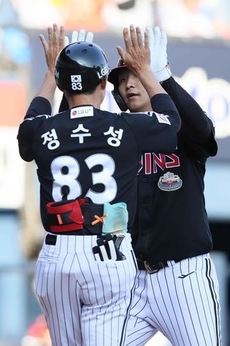 4회 시즌 5호 홈런을 친 문보경