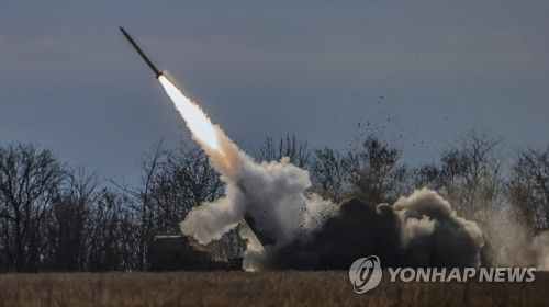 우크라이나군의 고속기동포병로켓시스템(HIMARS·하이마스) 발사