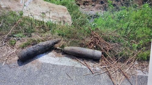 공주 하천변에서 발견된 포탄 두 발