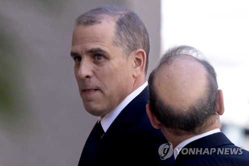 법원 출석한 '총기 불법 소유 혐의' 바이든 차남