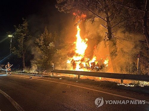 서해안고속도로에서 차량 화재