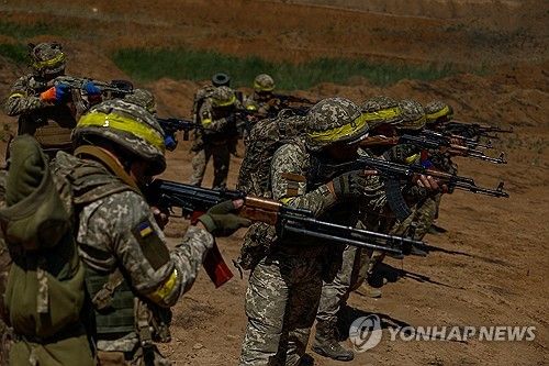 우크라이나군 제93독립기계화여단에 배치된 신병들