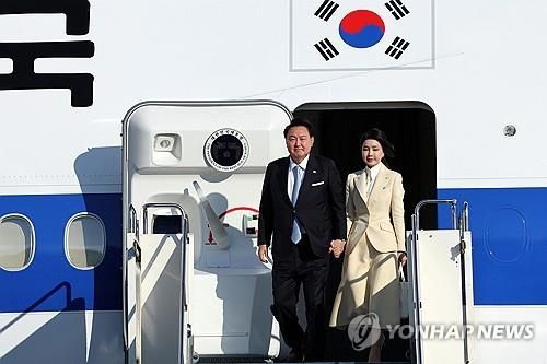 윤석열 대통령 부부, 카자흐스탄 아스타나 도착 