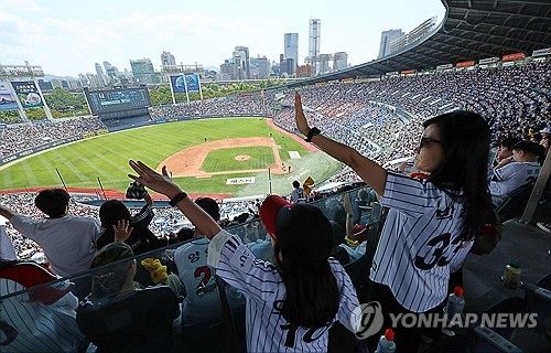 285경기 만에 400만 관중 돌파한 프로야구