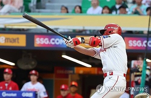 최정, 2타점 적시타