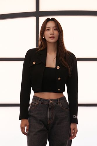 배우 수현