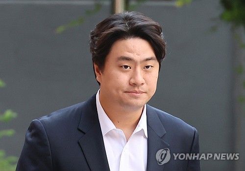 법정 향하는 이영하