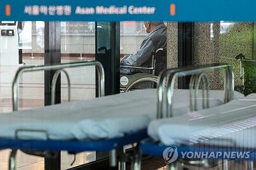 ‘휴진 들불’ 진화 나선 정부·국회…극적 타협 가능성은? ‘휴진 들불’ 진화 나선 정부·국회…극적 타협 가능성은?