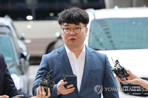 입장 밝히는 이명수 서울의소리 기자