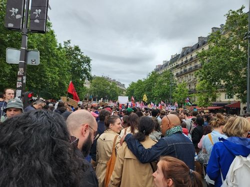 파리 시내 모인 시위대