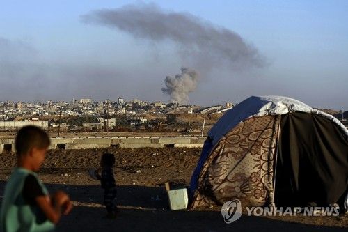 이스라엘군 공습 라파에서 솟아나는 연기