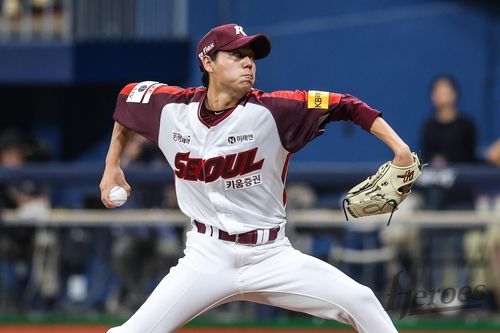 역투하는 키움 선발 하영민