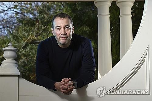 윌리엄 루이스 WP 발행인 겸 CEO