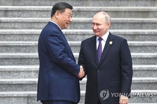 악수하는 중국·러시아 정상