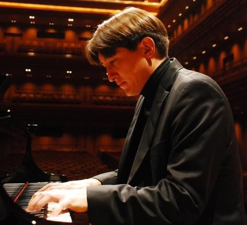 피아니스트 프레디 켐프