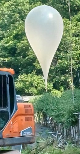 경북 안동시 예안면에서 발견된 대남 오물 풍선 추정 물체