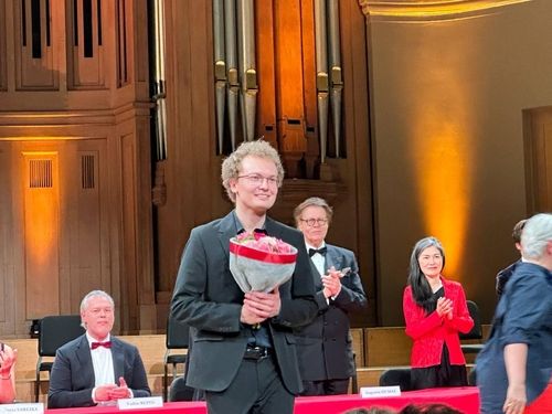 우크라 바이올리니스트 드미트로 우도비첸코