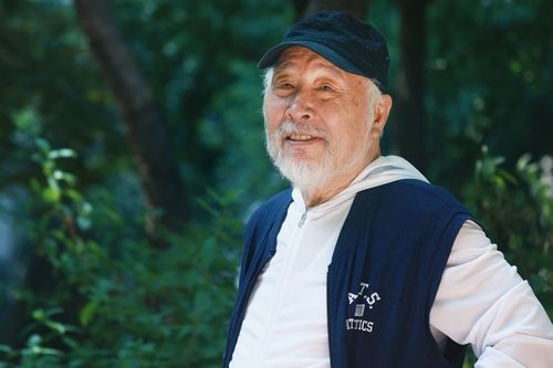 연합뉴스와 인터뷰하는 가수 김도향