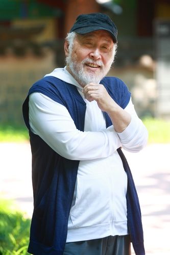 연합뉴스와 인터뷰하는 가수 김도향