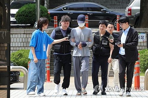 의사에 흉기 휘두른 40대 영장실질심사