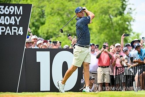 LIV 골프 내슈빌 대회 1라운드에 나선 디섐보