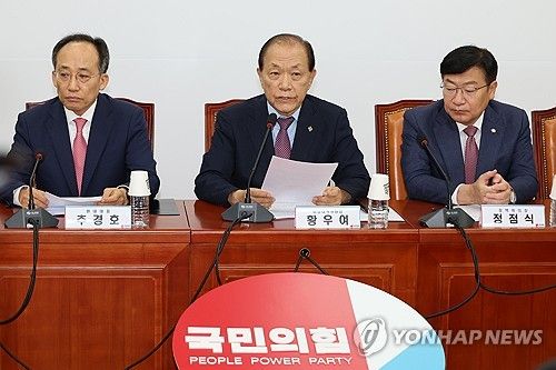 발언하는 황우여 비대위원장