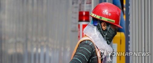 얼음주머니로 버텨내는 무더위