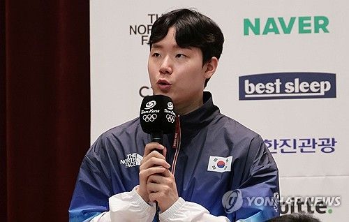 질문에 답하는 서승재