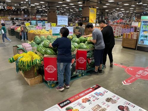 킴스클럽 부천점 수박 판매 코너