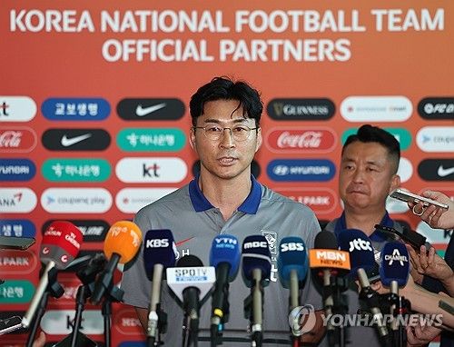 싱가포르전 각오 이야기하는 김도훈 감독