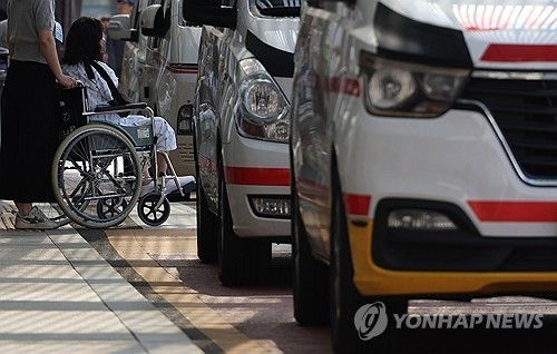 계속되는 갈등에 불편은 환자 몫
