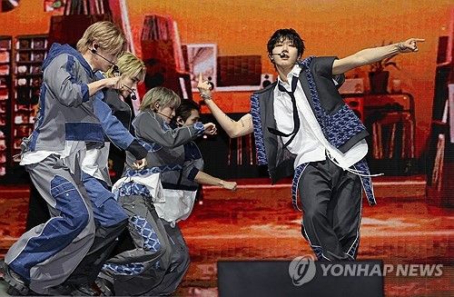 웨이션브이, 국내 첫 쇼케이스 무대